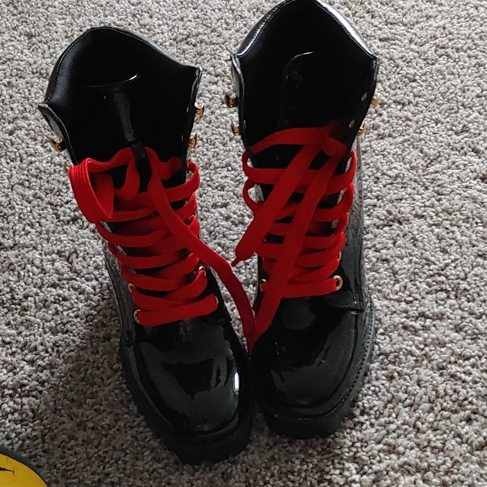 Heel boots